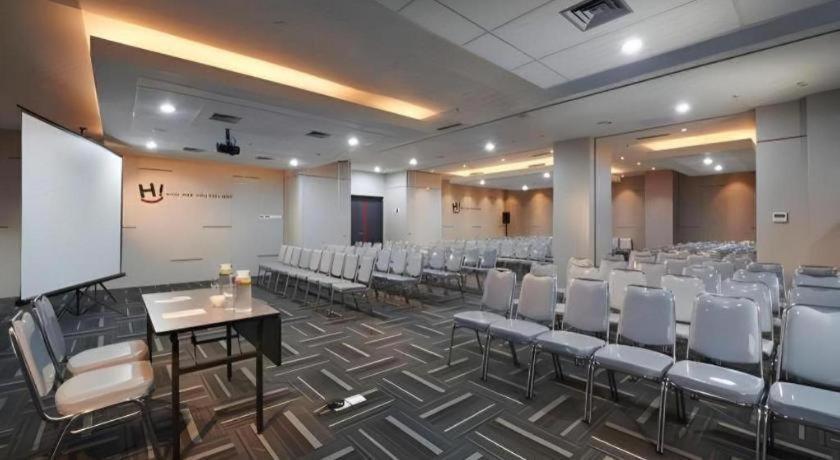 Hi Hotel Senen Dżakarta Zewnętrze zdjęcie